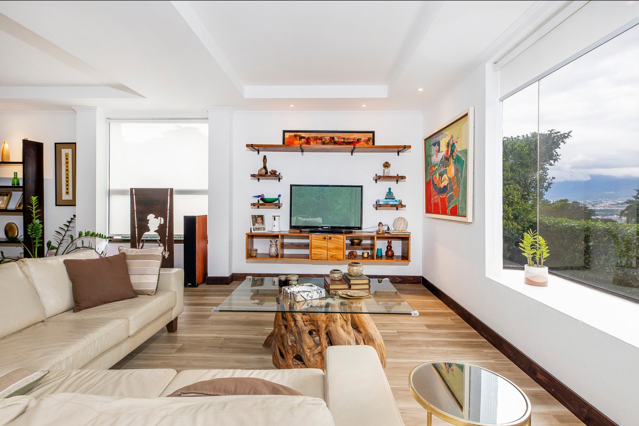Remodeled Family Condo, Escazu, San Jose
