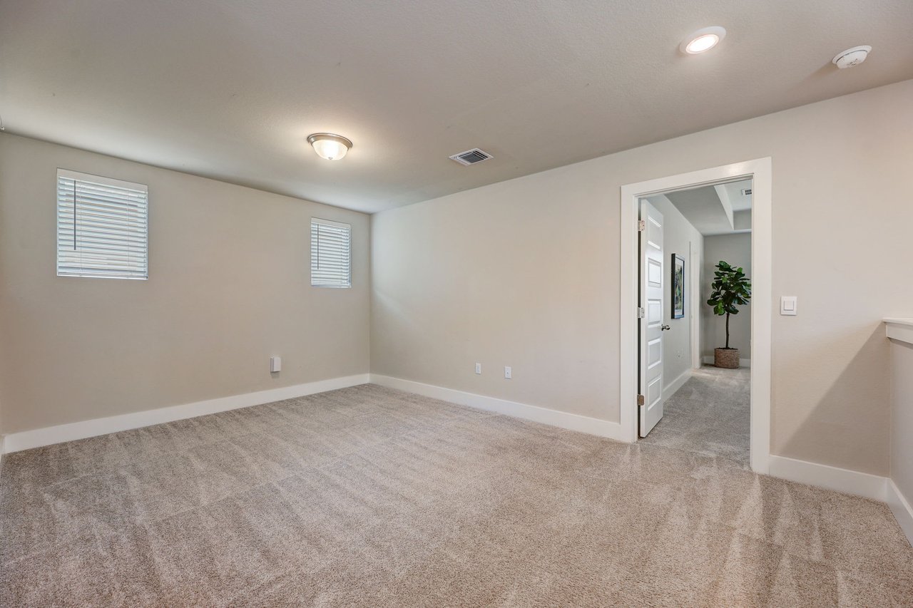 Stunning 2021 Meritage Home in Easton Park with FREE Solar Panels! Better Priced Than New Builds and Move-In Ready!