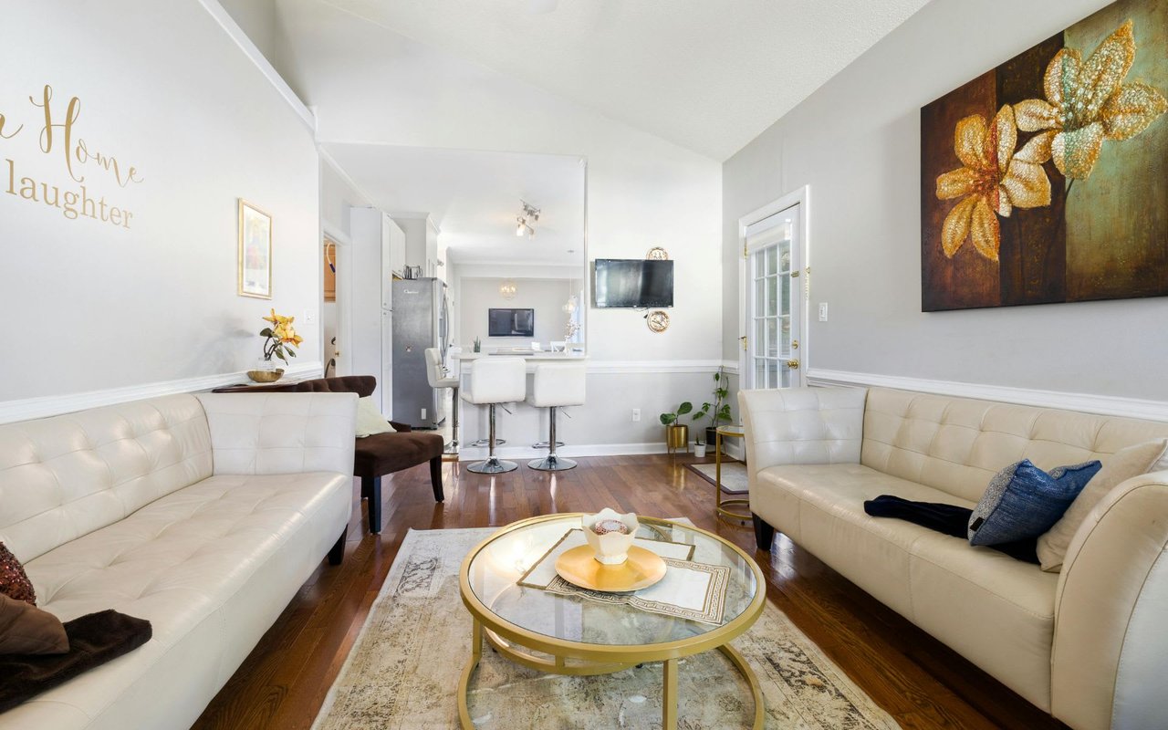 Listing Roundup - Stunning Living Rooms