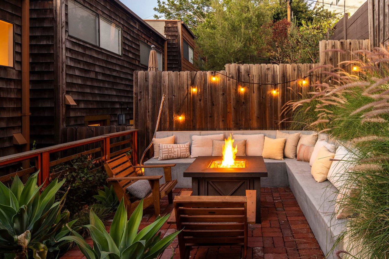 Rare Silverlake Townhome by Architect Robert Lee, 1982