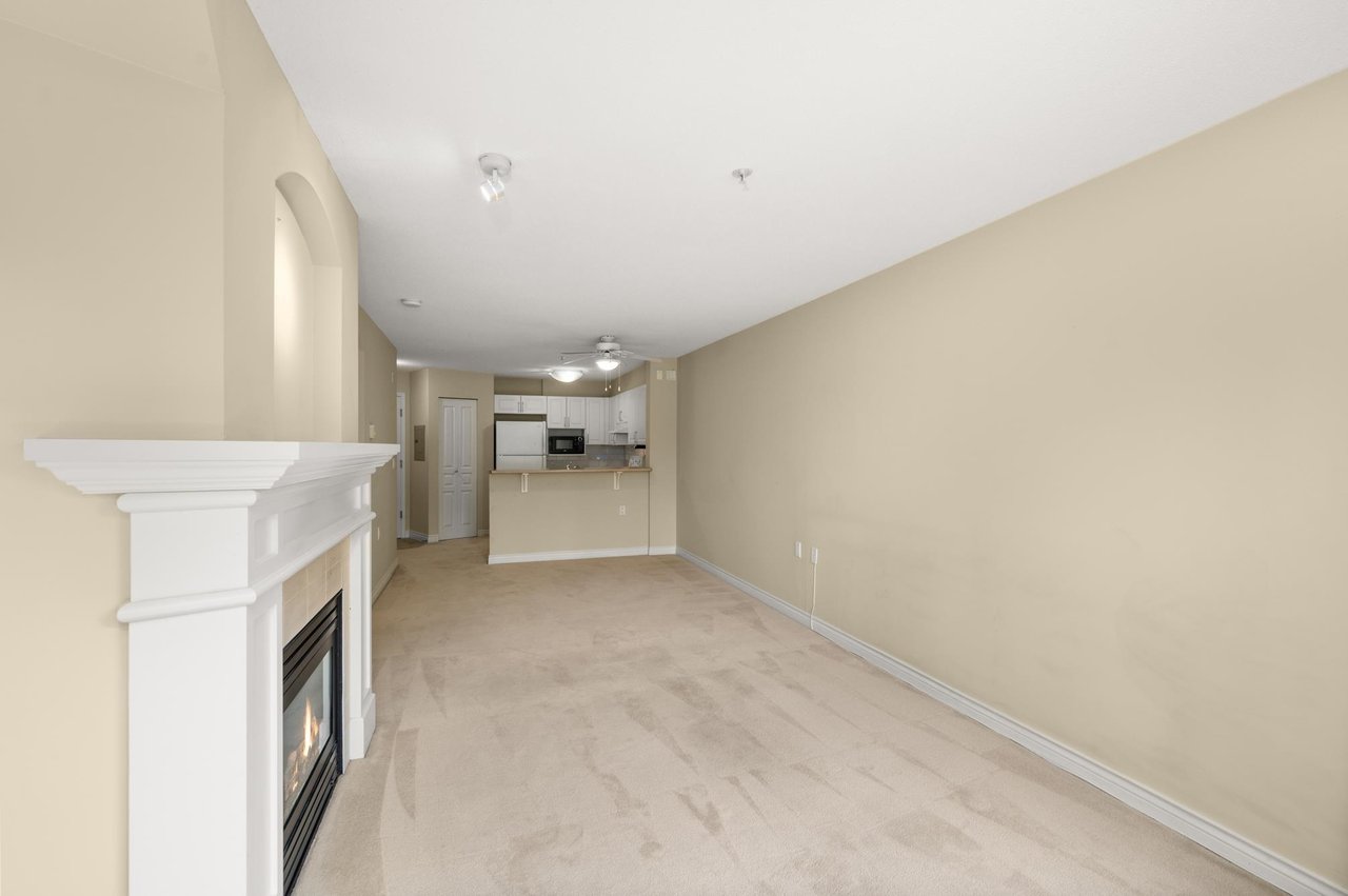 214-960 Lynn Valley Rd