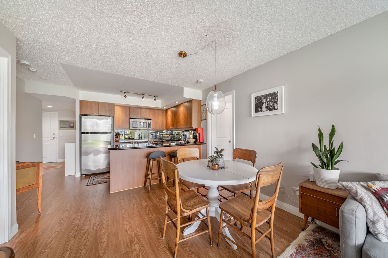 15 Stafford Street #401