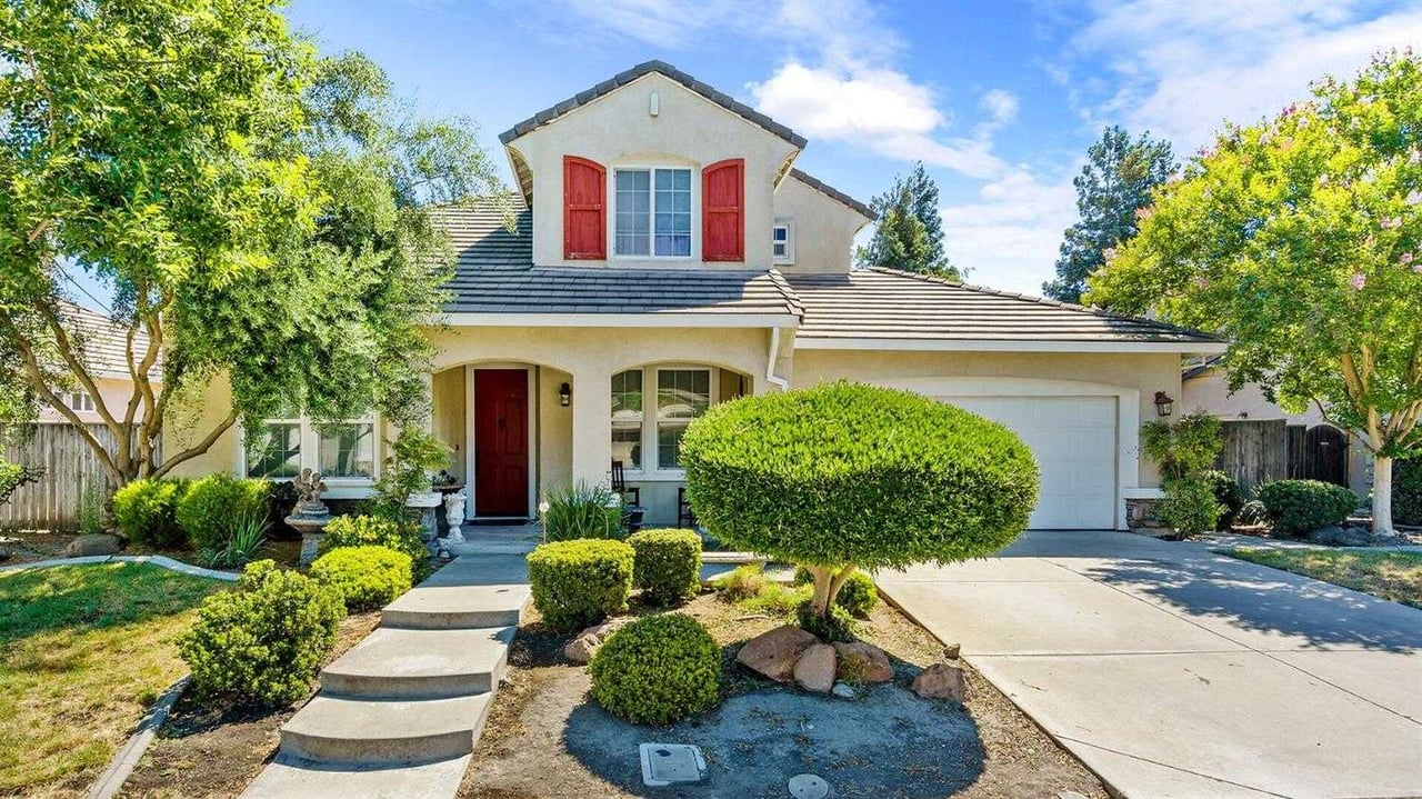 5960 Riverbank Circle
