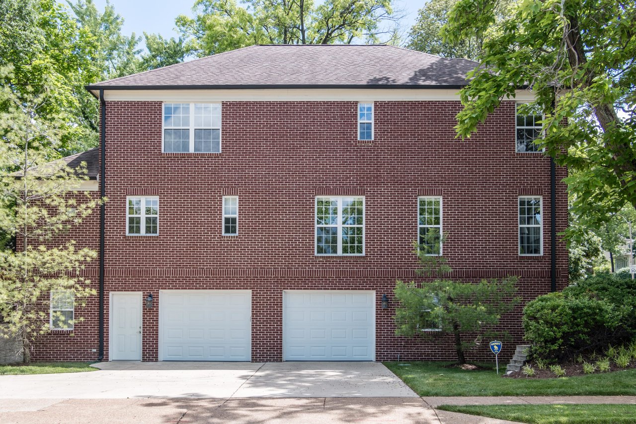 Fabulous Condo Alternative Just Steps From Heart of Clayton