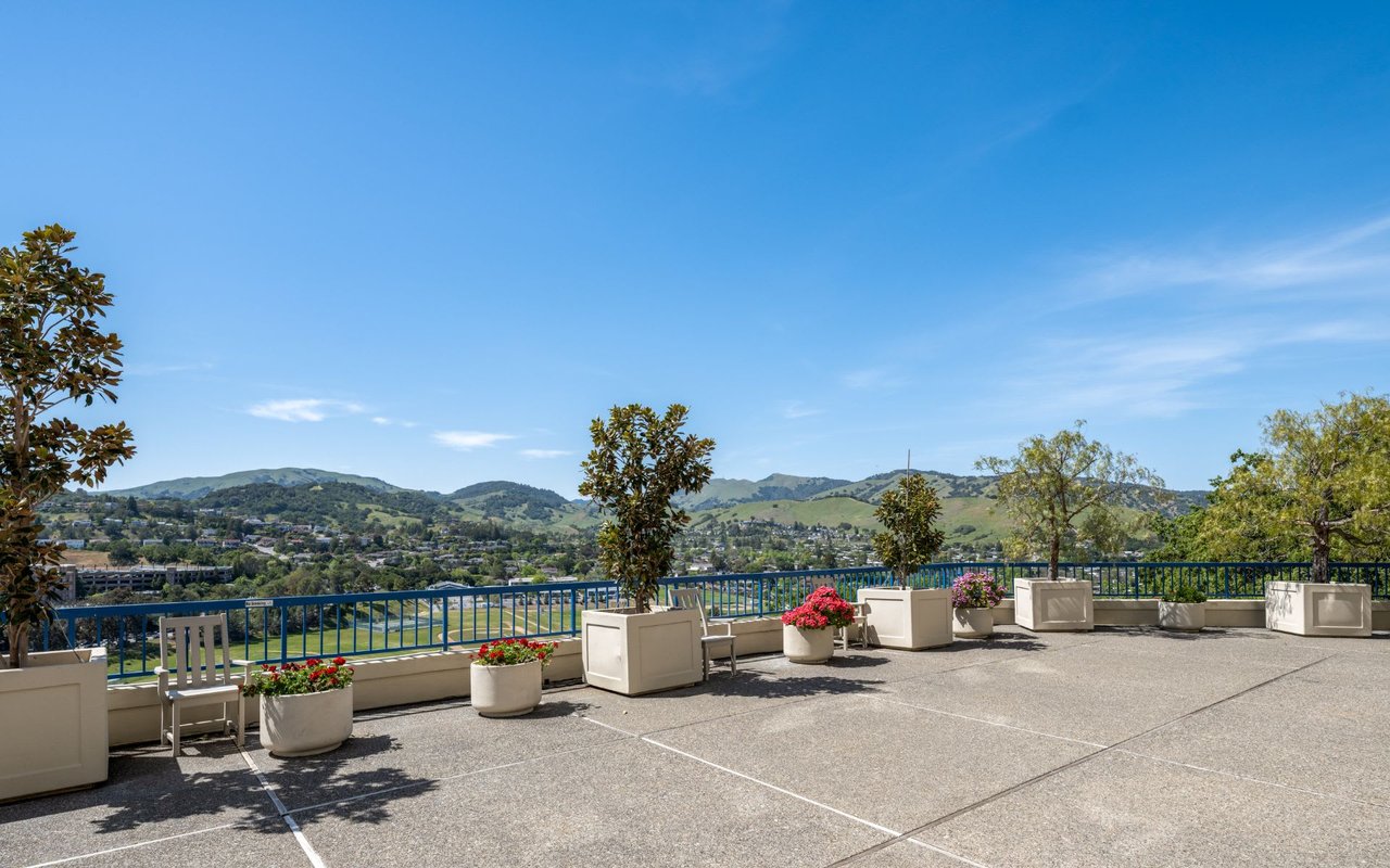100 Thorndale Drive Unit: 421