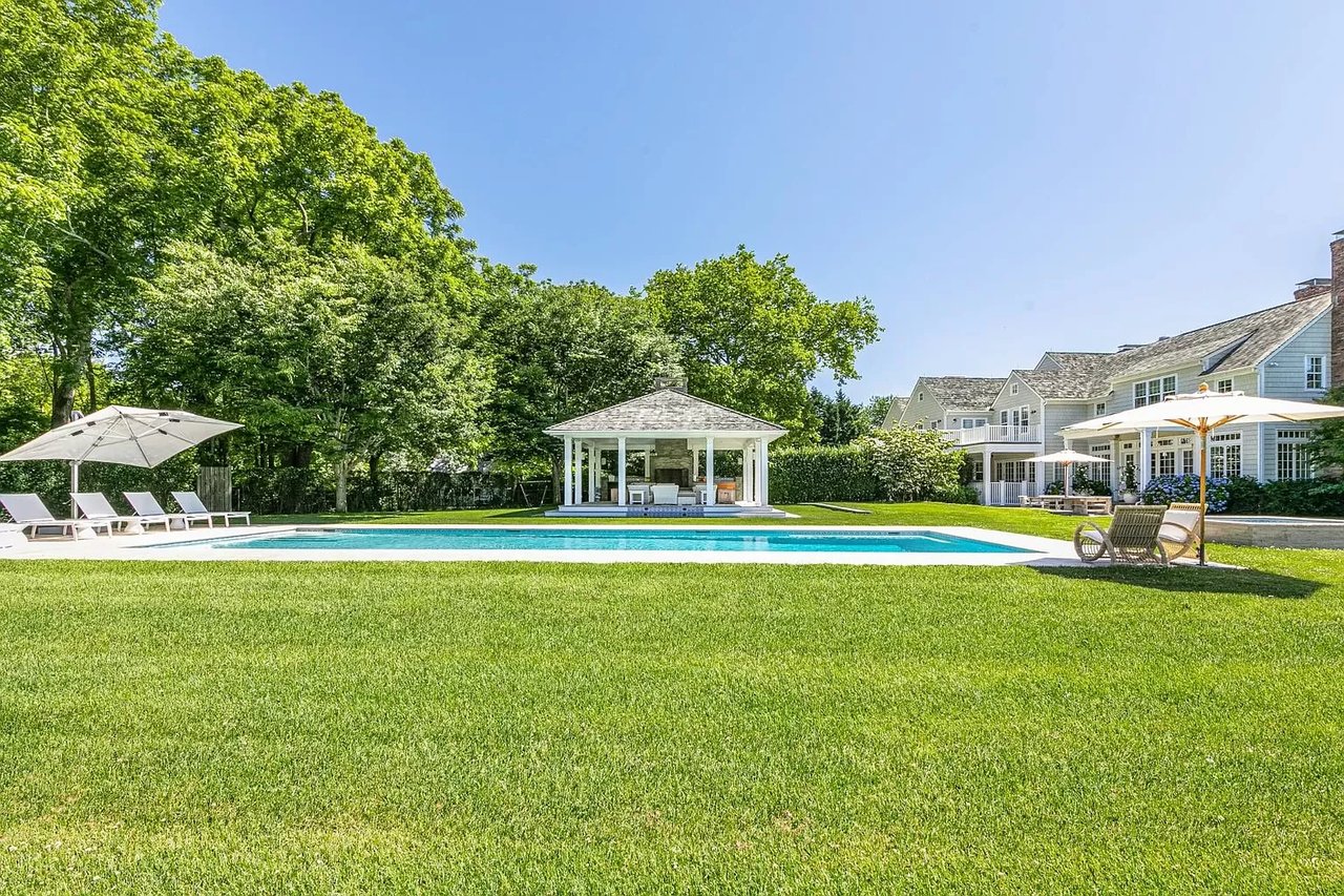 335 Town Ln