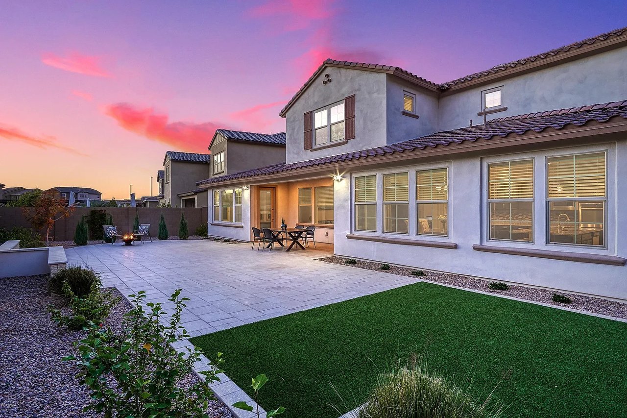 937 W. Yosemite Dr
