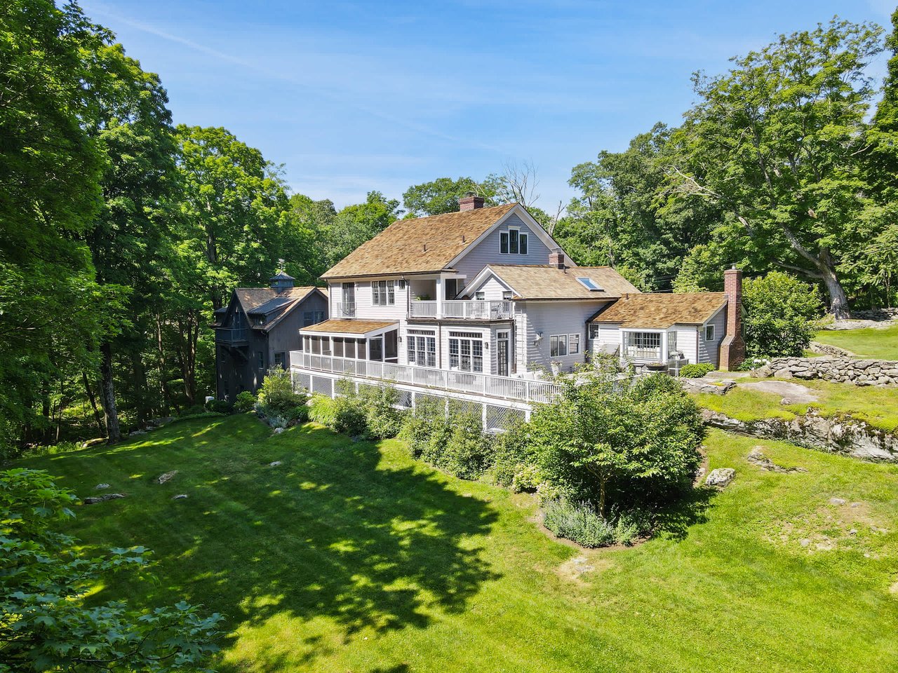 250 E Middle Patent Road