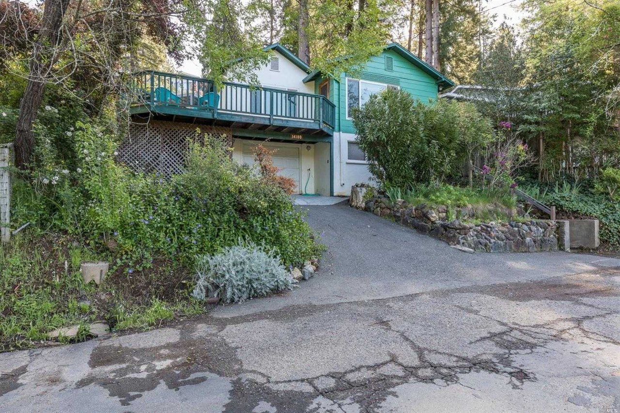 14180 Woodland Dr