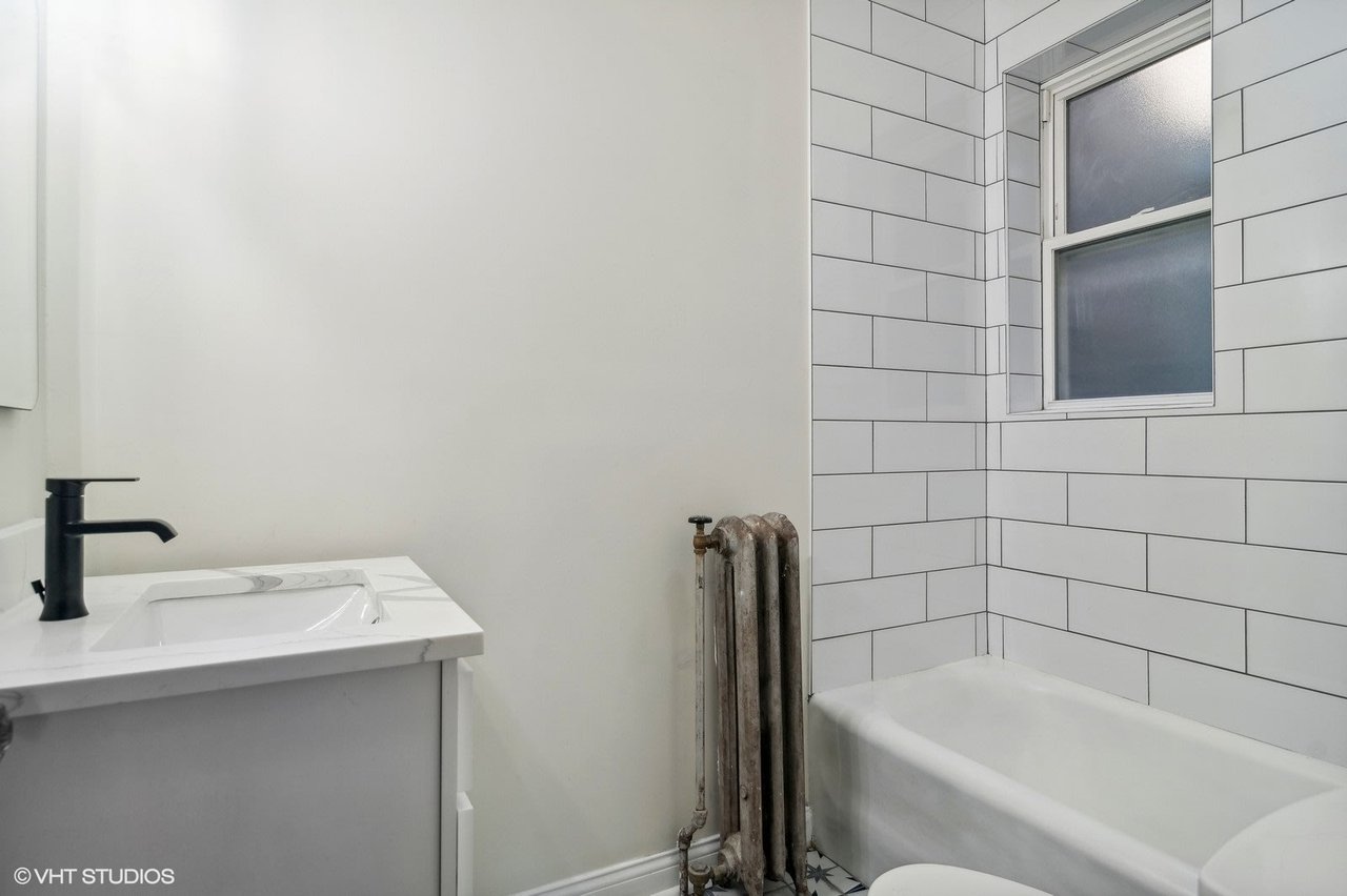 1219 West Lunt Ave., #3A, Chicago, IL. 60626