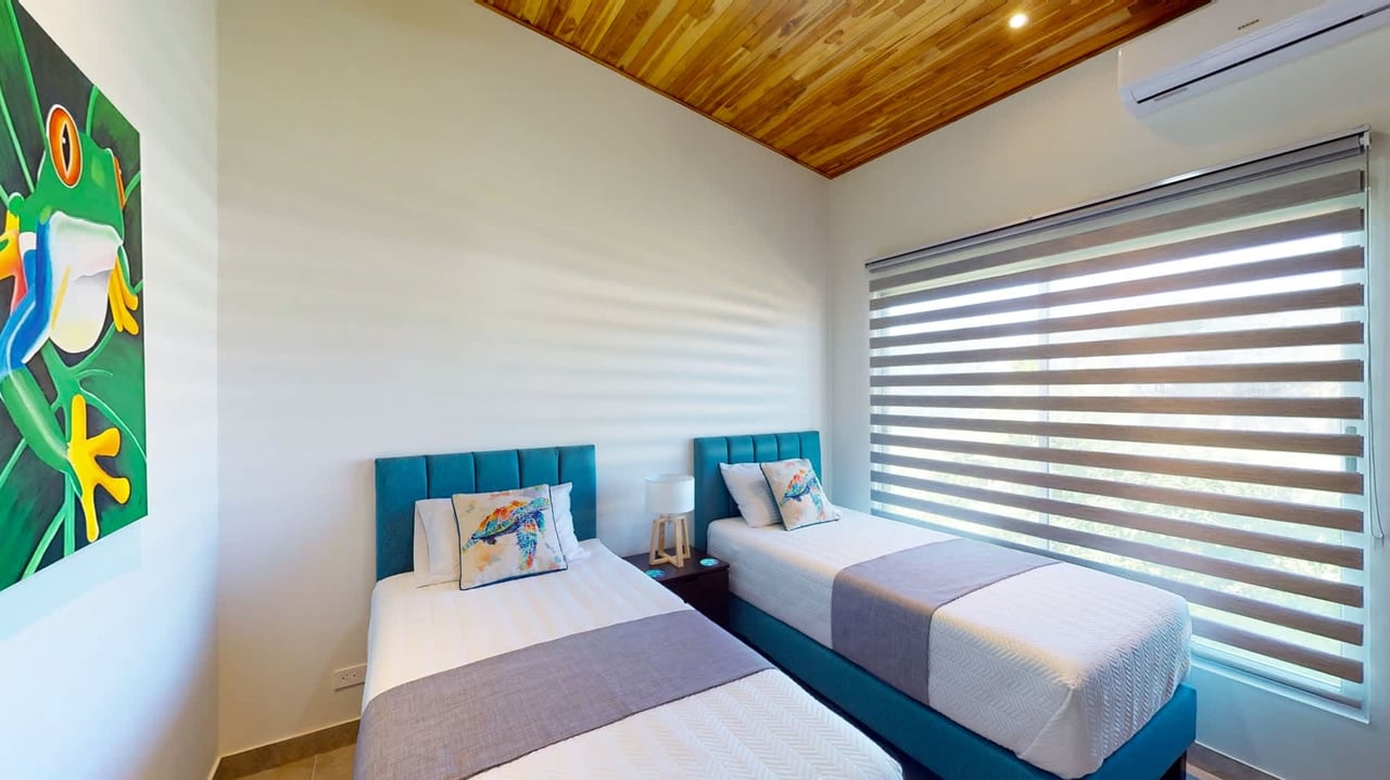 3 Bedroom Home with Panoramic Mountain View