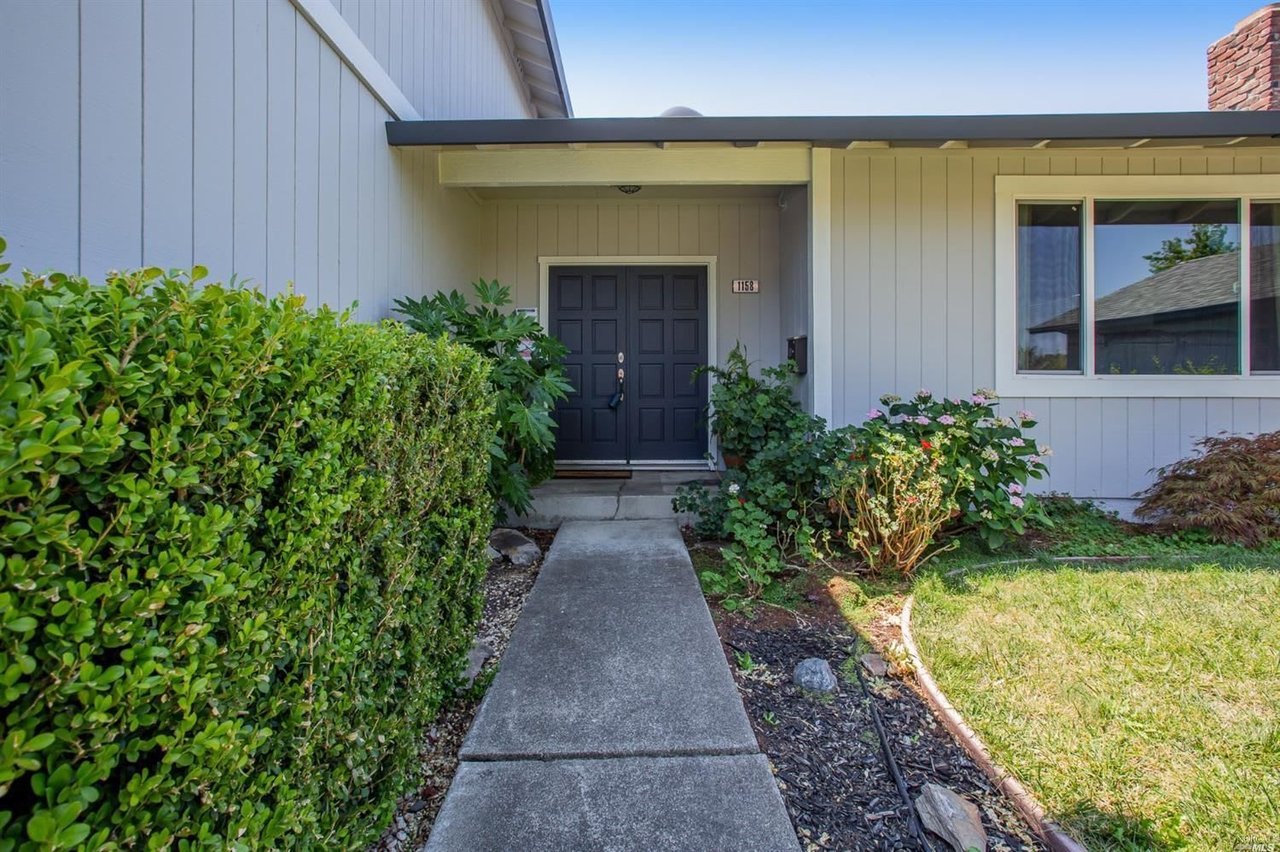 1158 San Rafael Dr