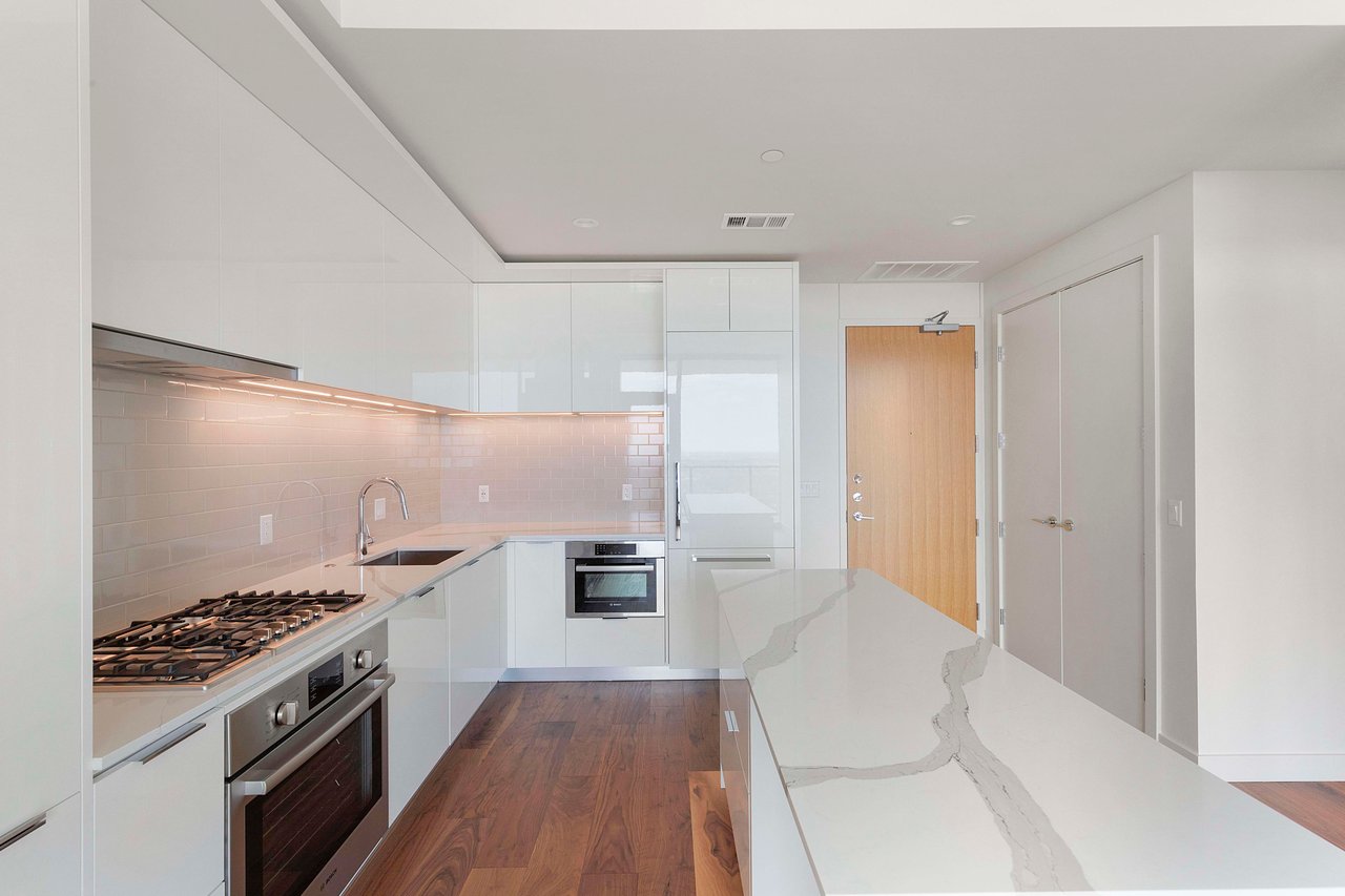 44 East Ave #3807