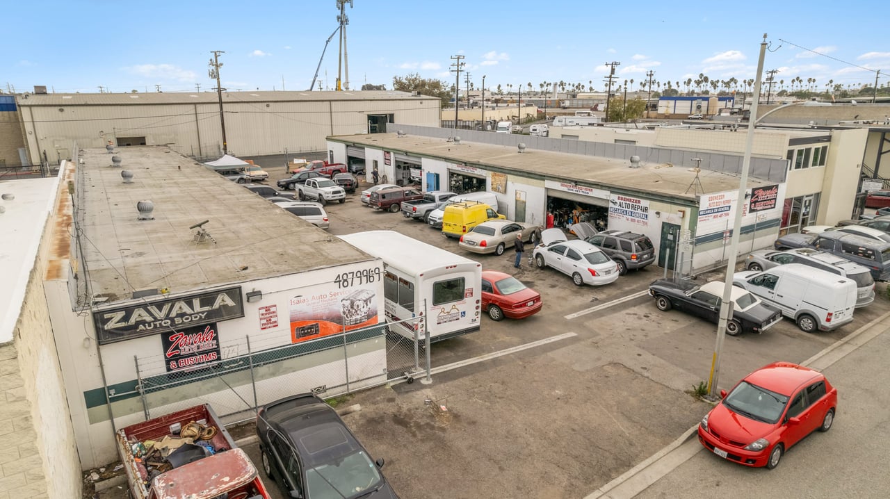 820-830 E 5th Street