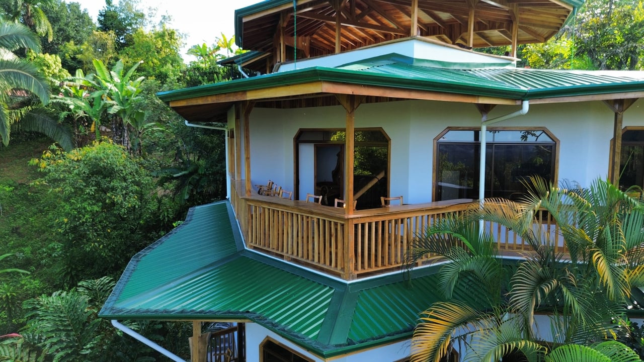 Discover the Charm of an Exotic Home in Las Tumbas, Costa Rica