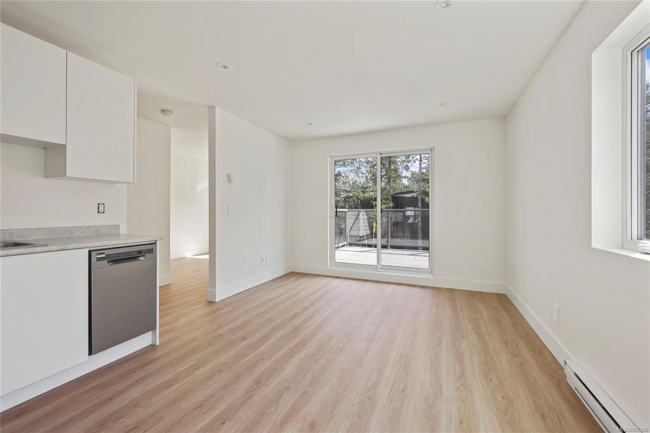 3913 Olympian Wy