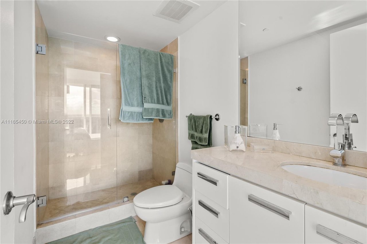 17201 Collins Ave #3708 Sunny Isles FL
