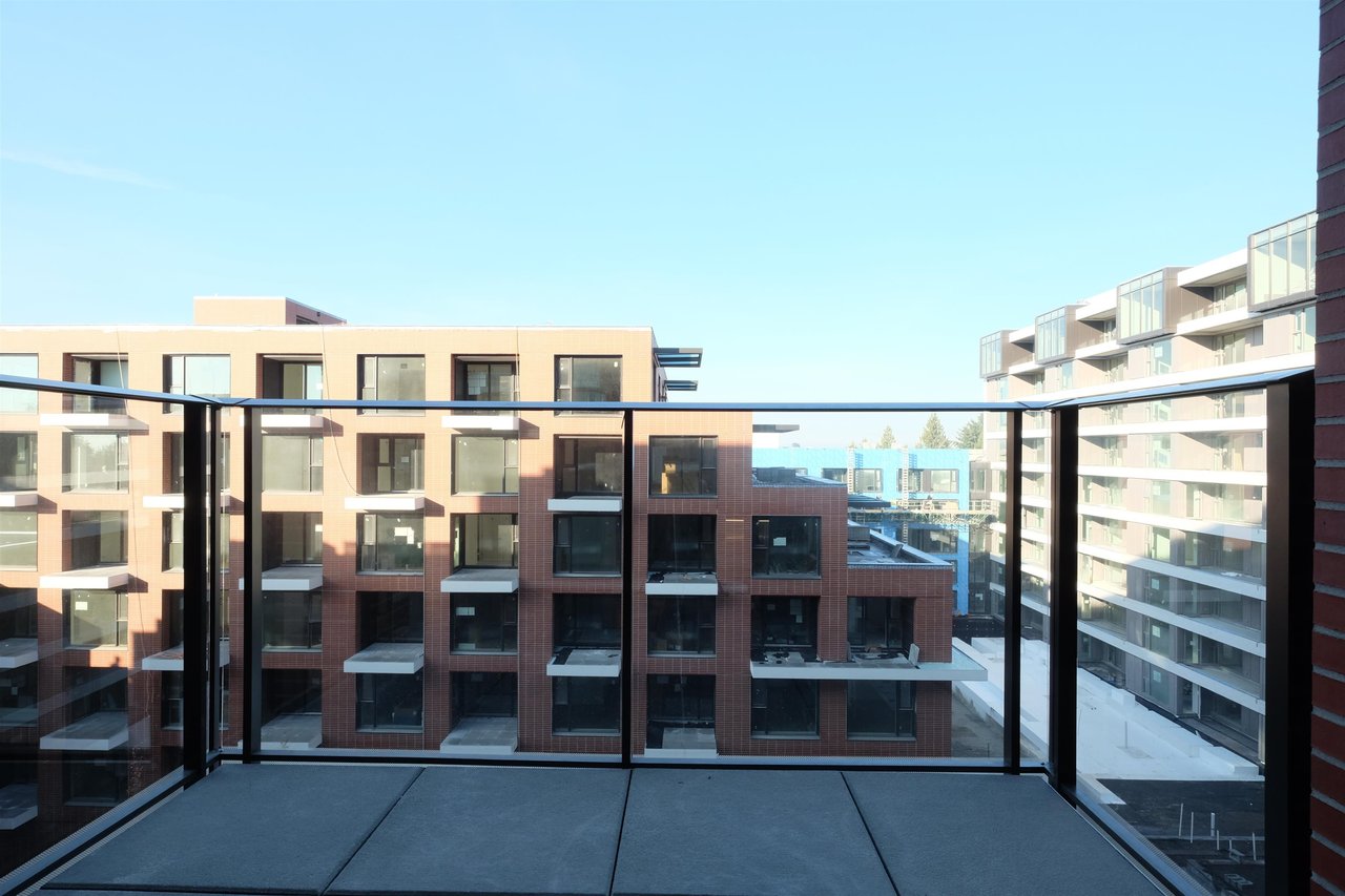 703-1561 W 57th Ave