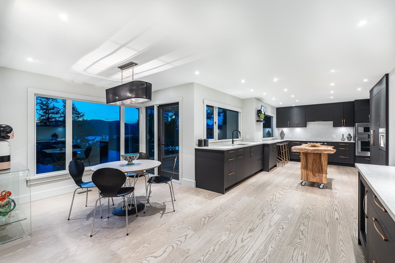 6242 St. Georges Cres