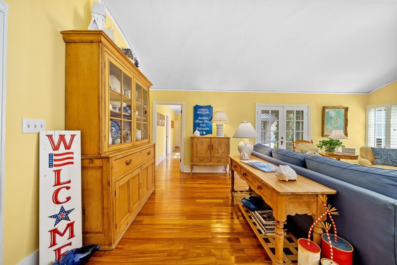 811 10th Street