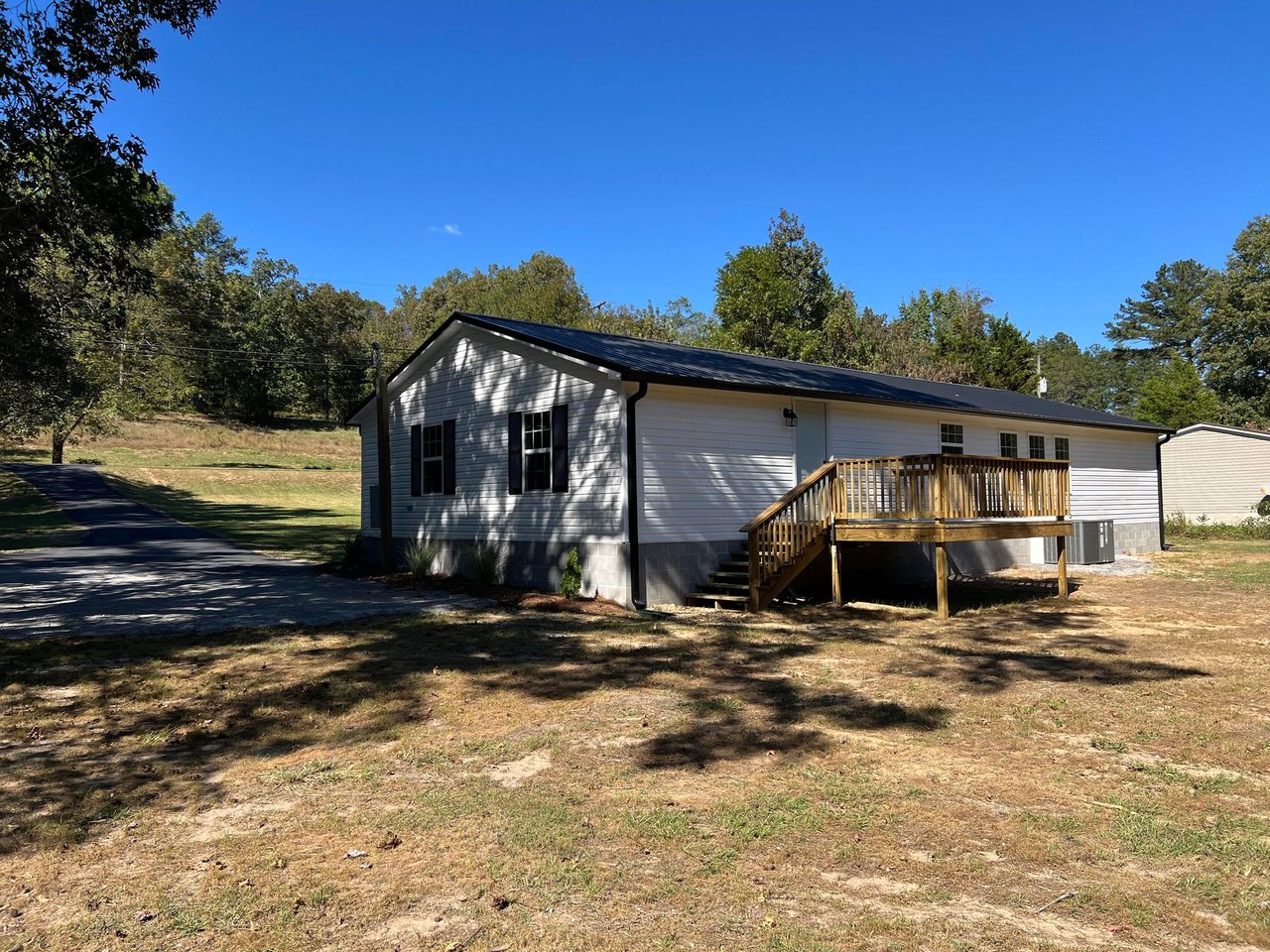  221 Valley Dr, Attalla, AL 35954