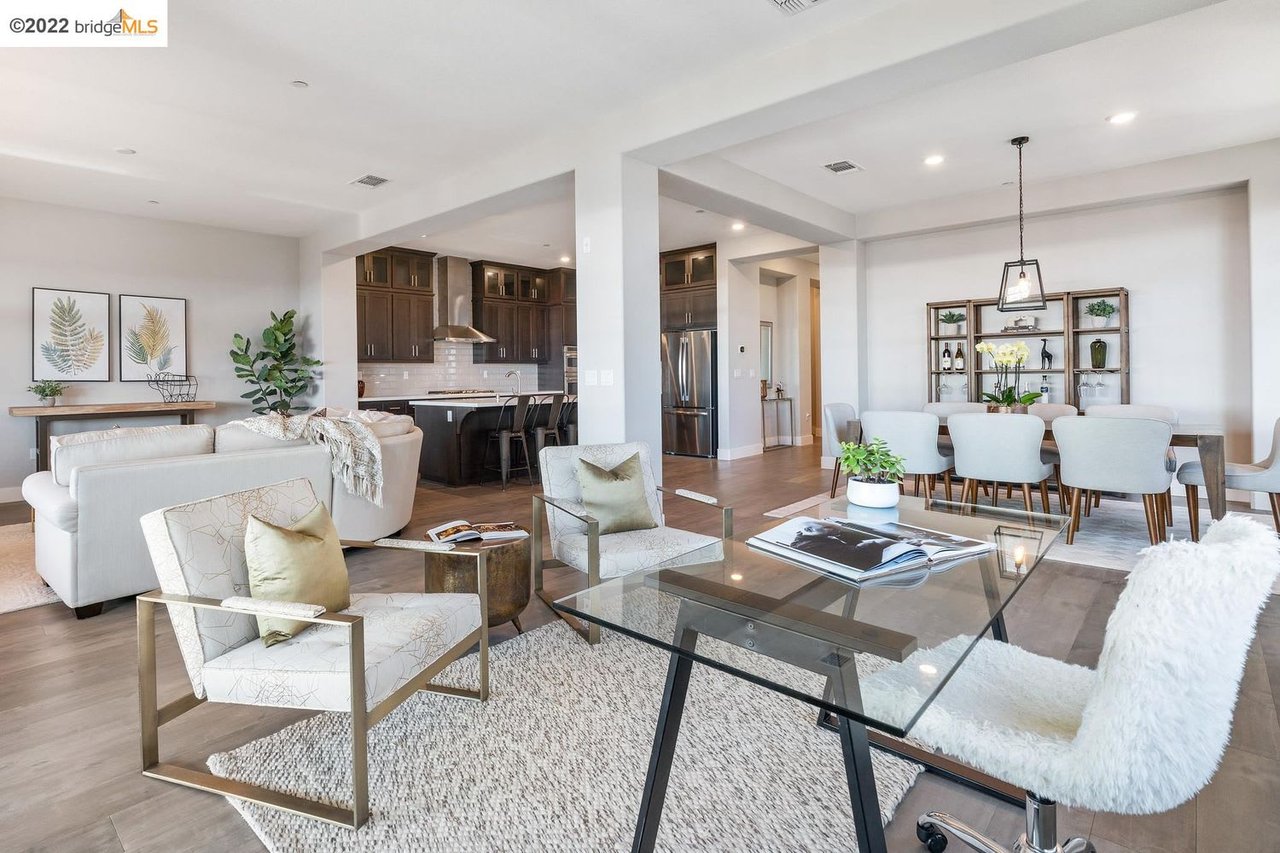 6719 Skyview Dr Oakland, CA, 94605