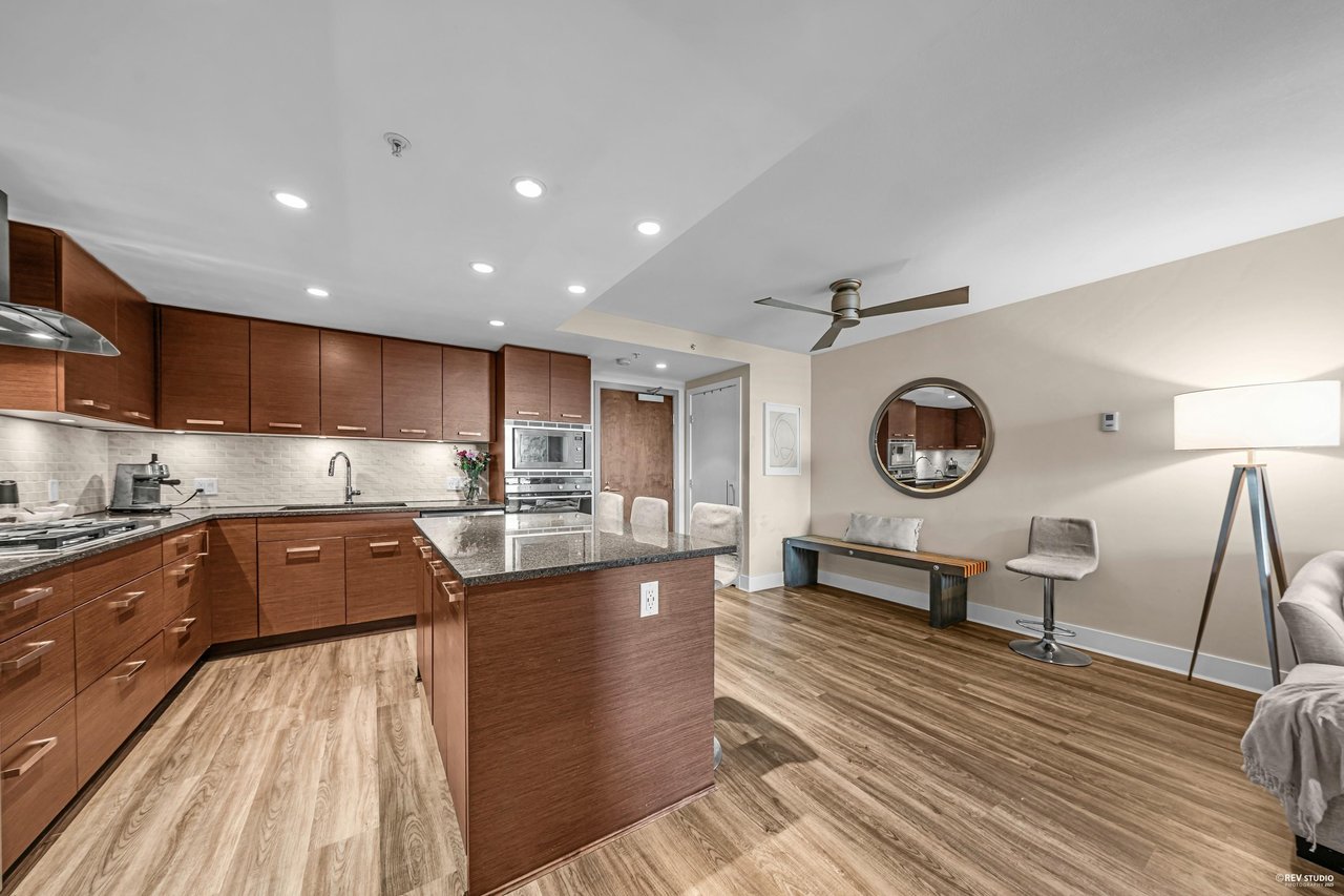 303-210 W 13th St