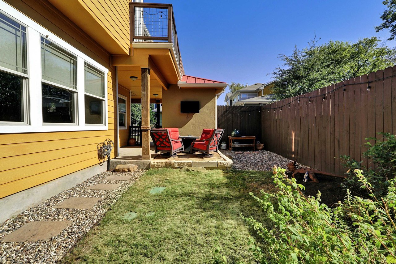 Modern Crestview Two-story Home: Updated Primary Bath, New Roof – Investor Friendly!