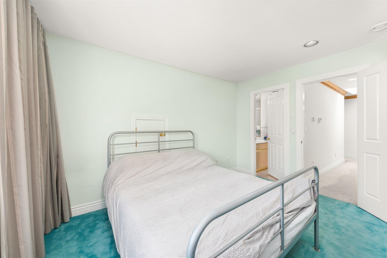 6160 Azure Rd