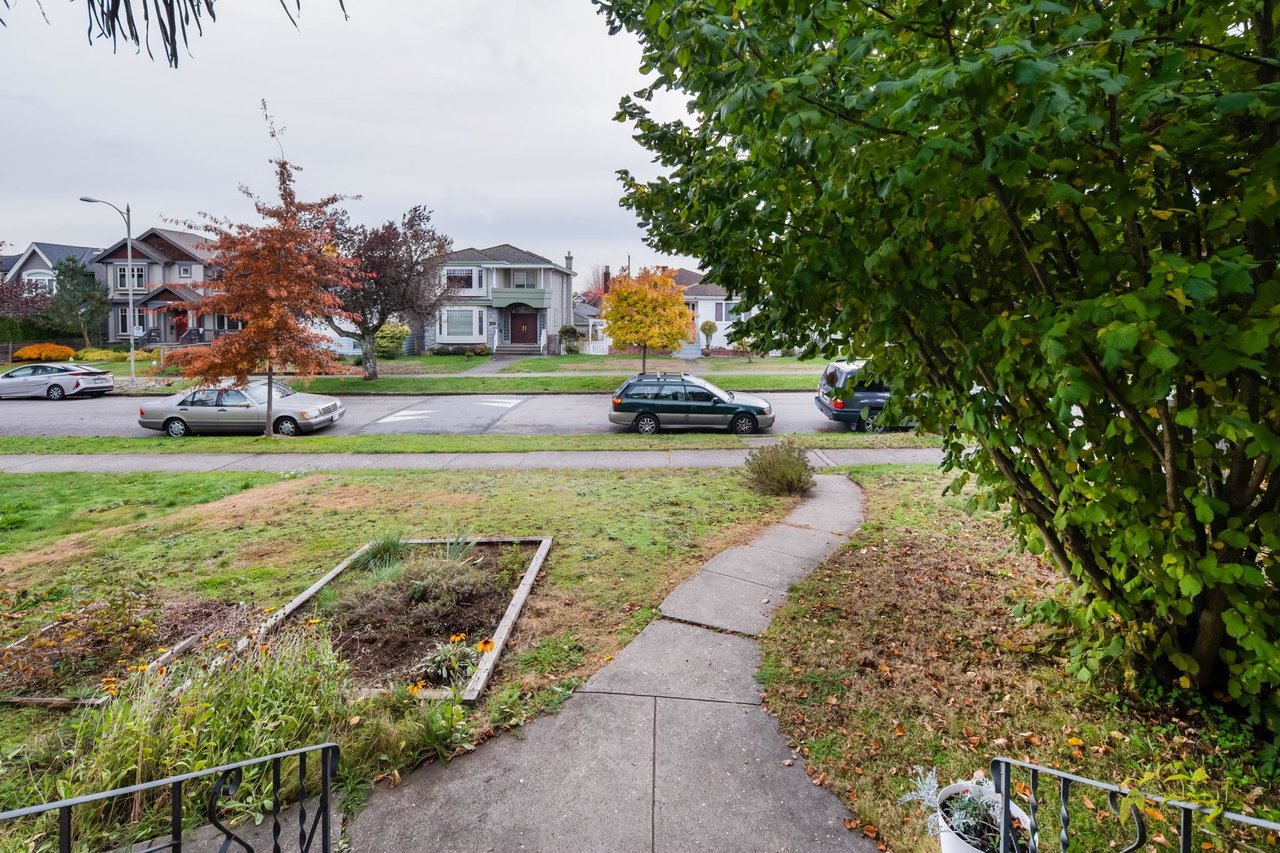 161 W 45th Ave