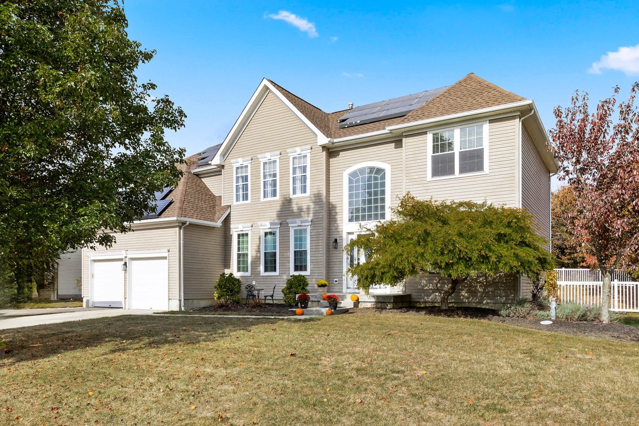 18 Rockwell Ln