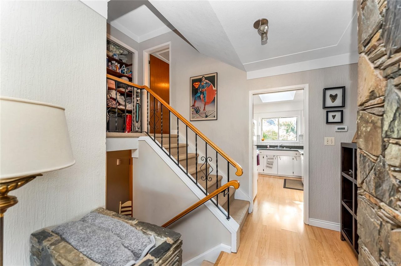 3938 Marjean Pl