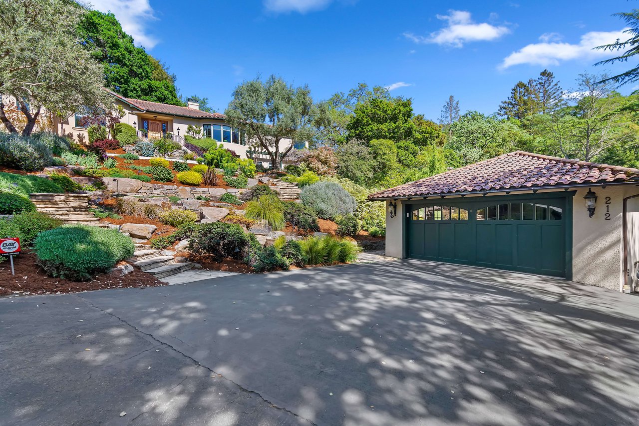 212 Camino Sobrante