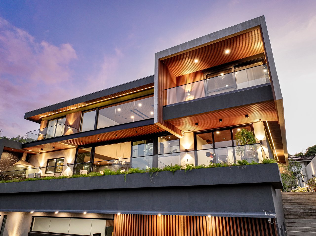 Panoramic City View Estate Home, Escazu, San Jose