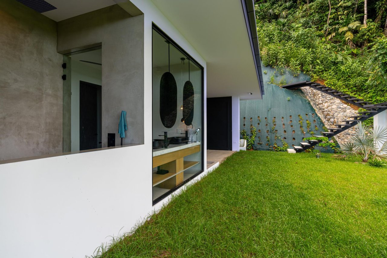 Private Solar Powered Ocean View Villa, Ojochal, Puntarenas