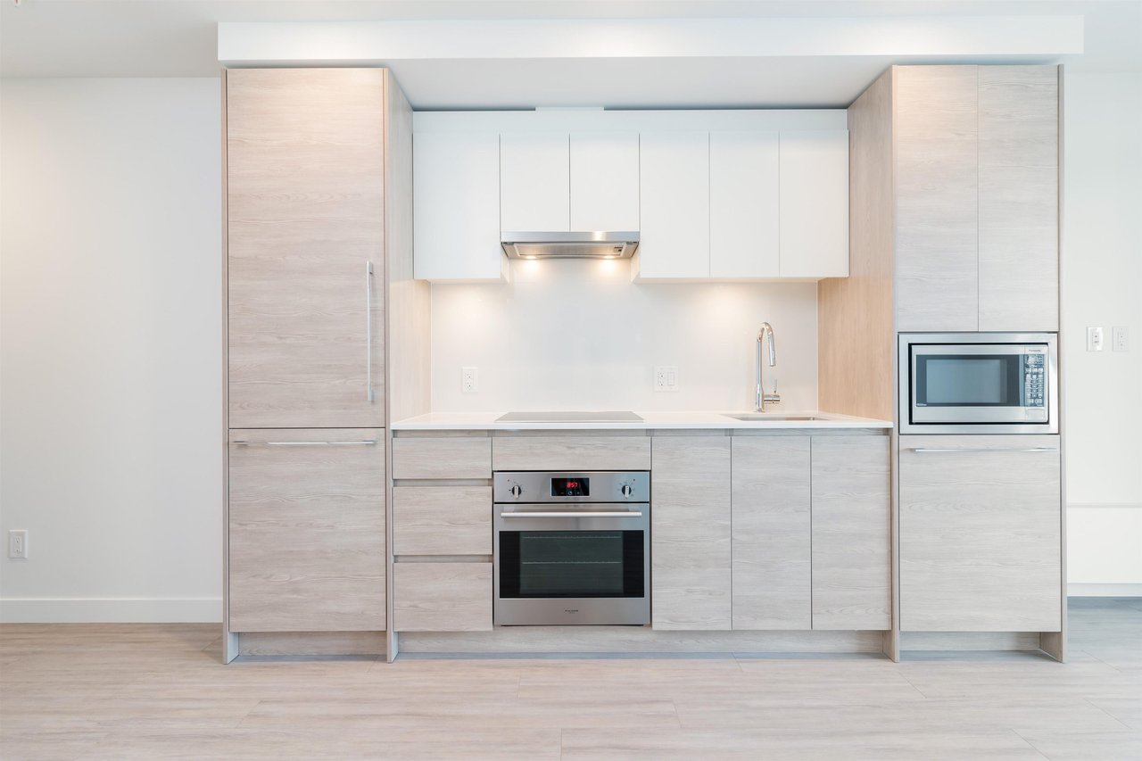 3206-13615 Fraser Hwy