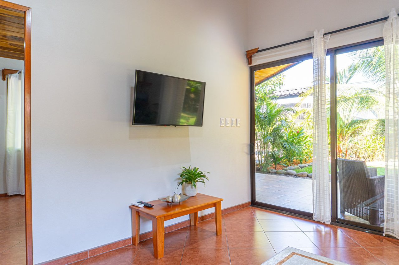 Cozy 2 Bedrooms Casita in Uvita.  Walk to the Beach!