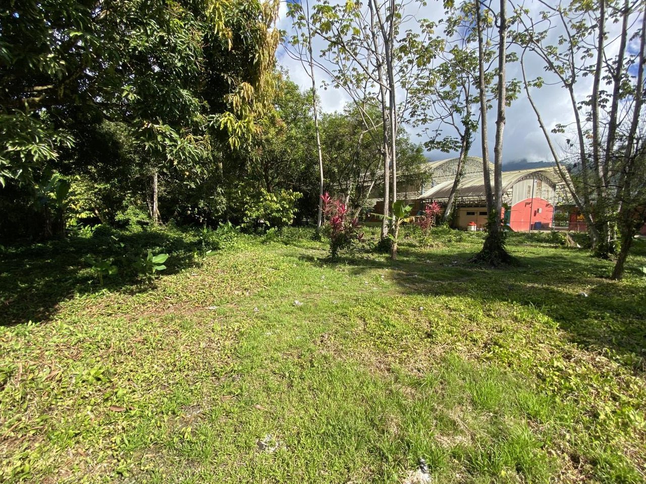 Flat And Usable Commercial Lot In The Heart Of Uvita With 90 Meters Paved Road Frontage!