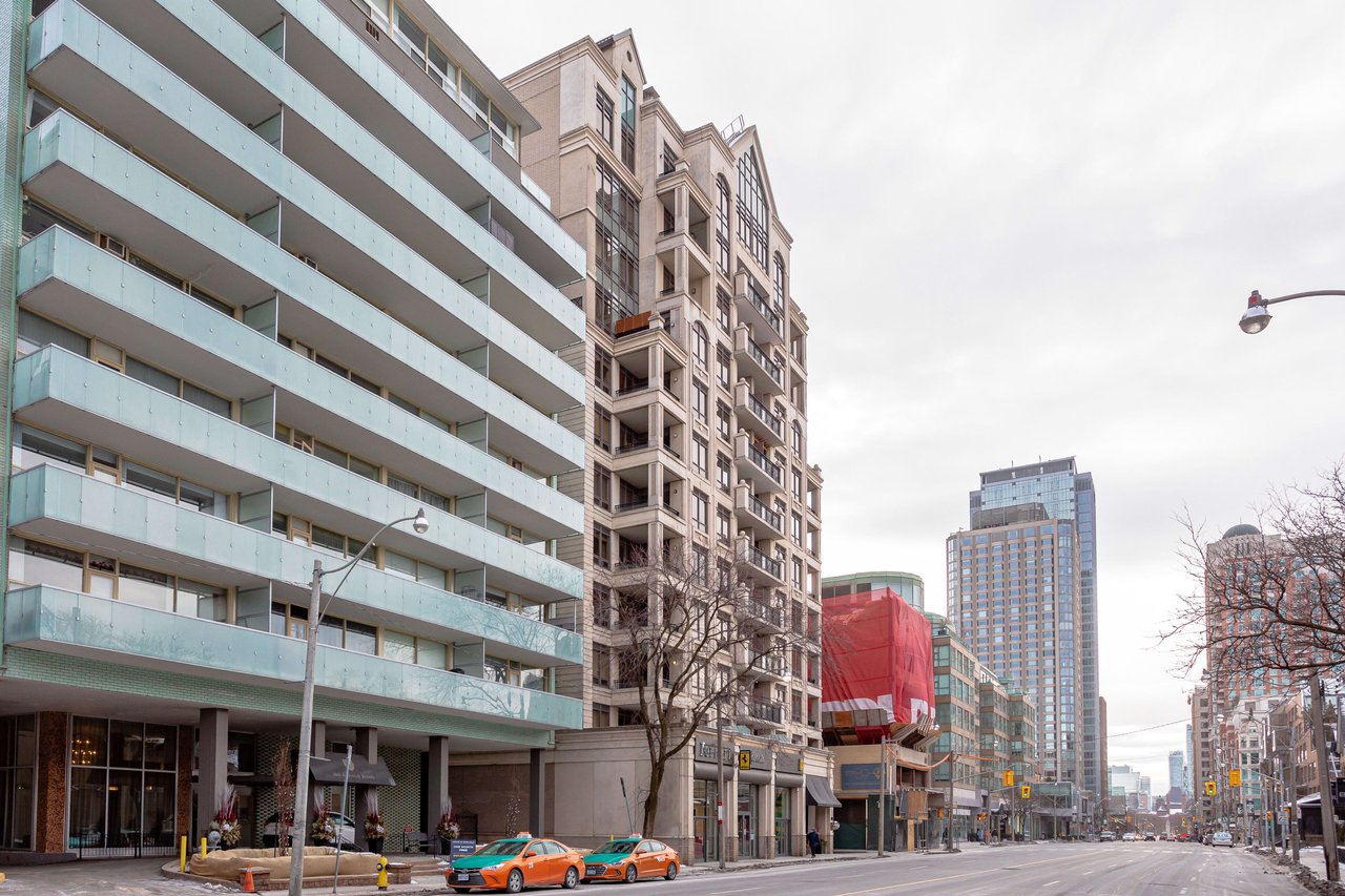 Yorkville Boutique Renovated Suite