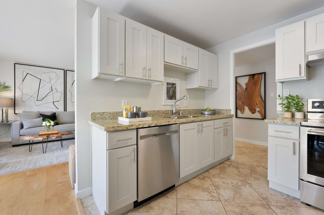Large Condo & Terrace at 2200 Pacific