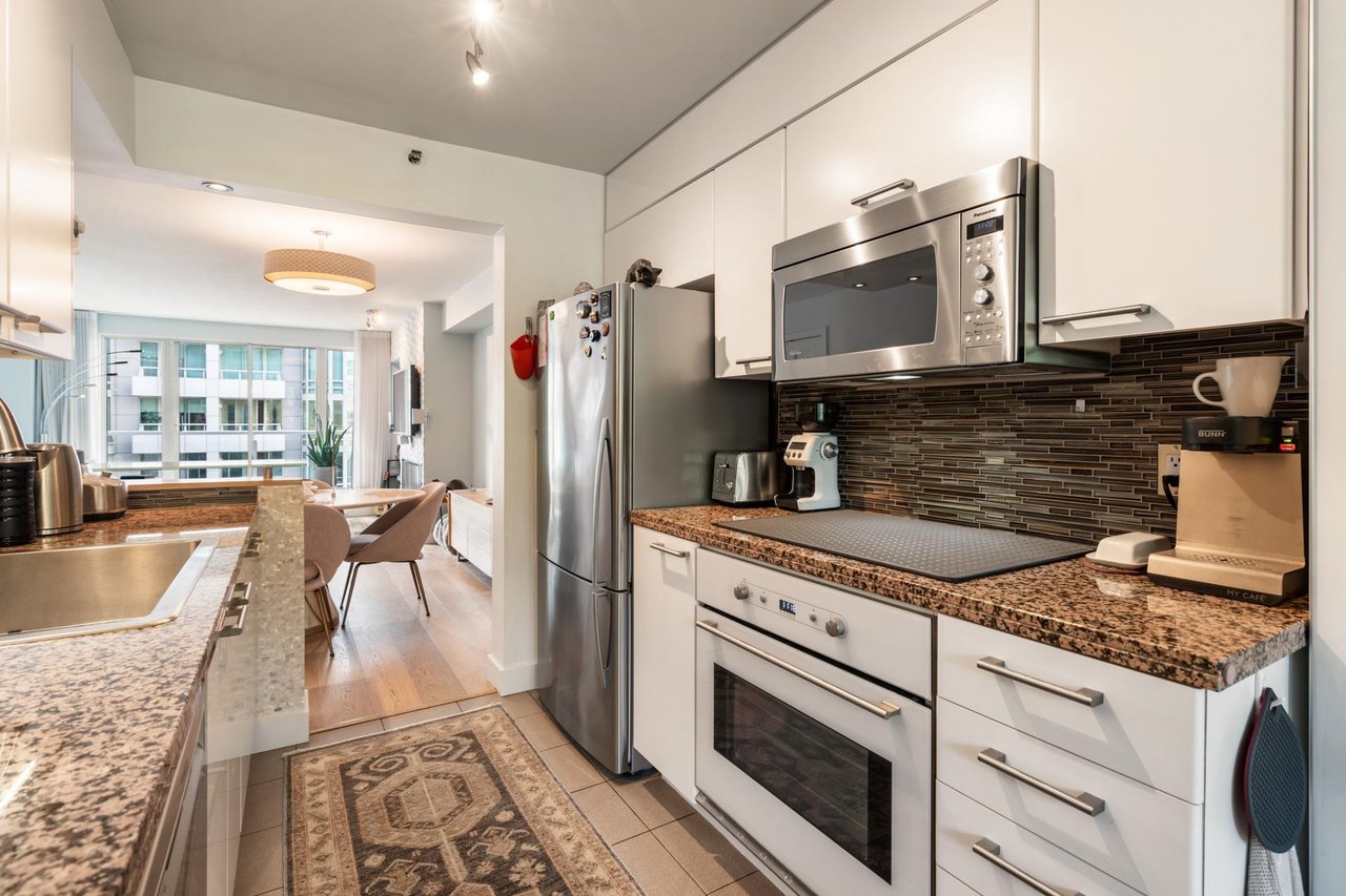 515-888 Beach Ave