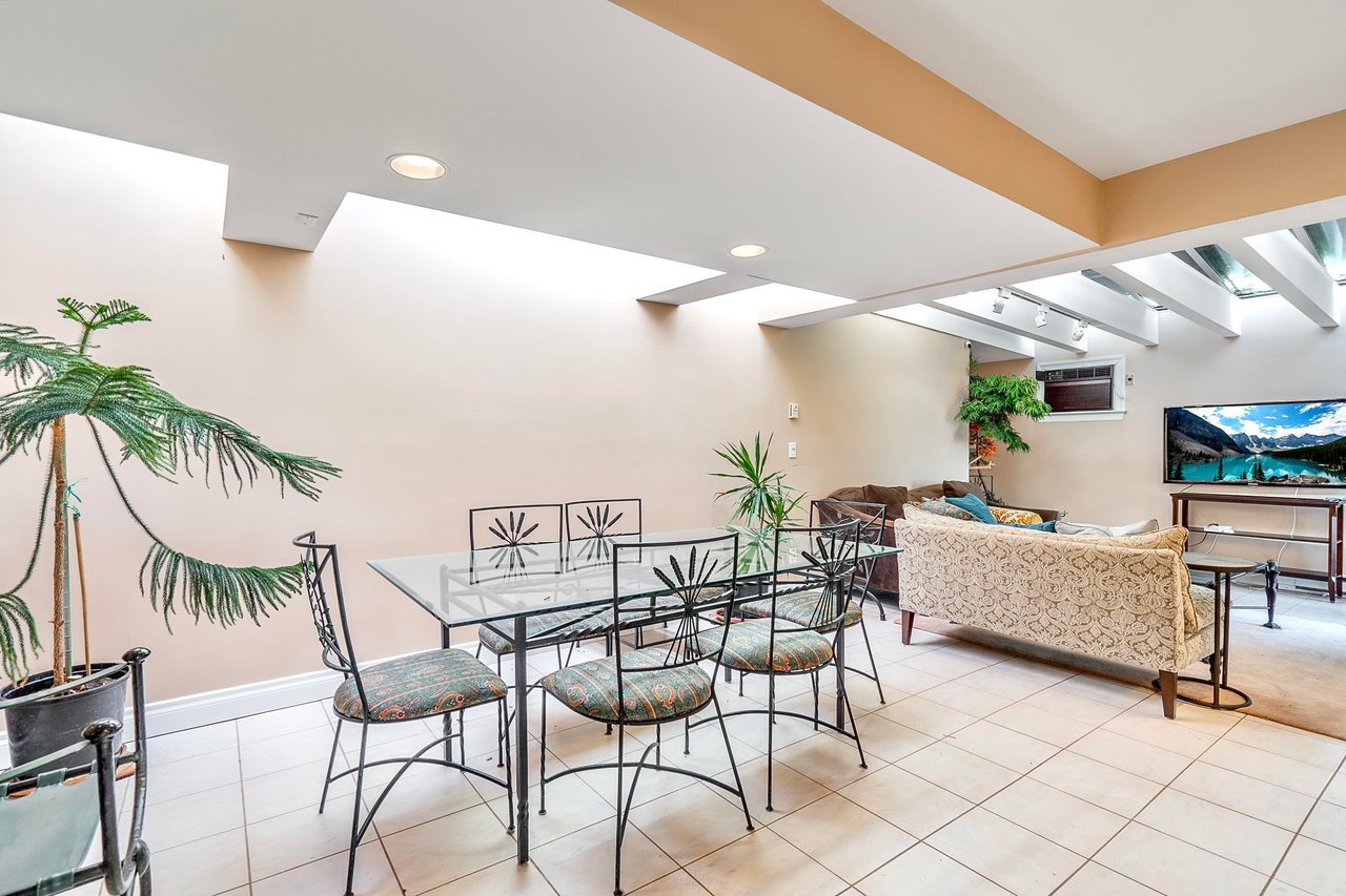 1405 Chartwell Dr