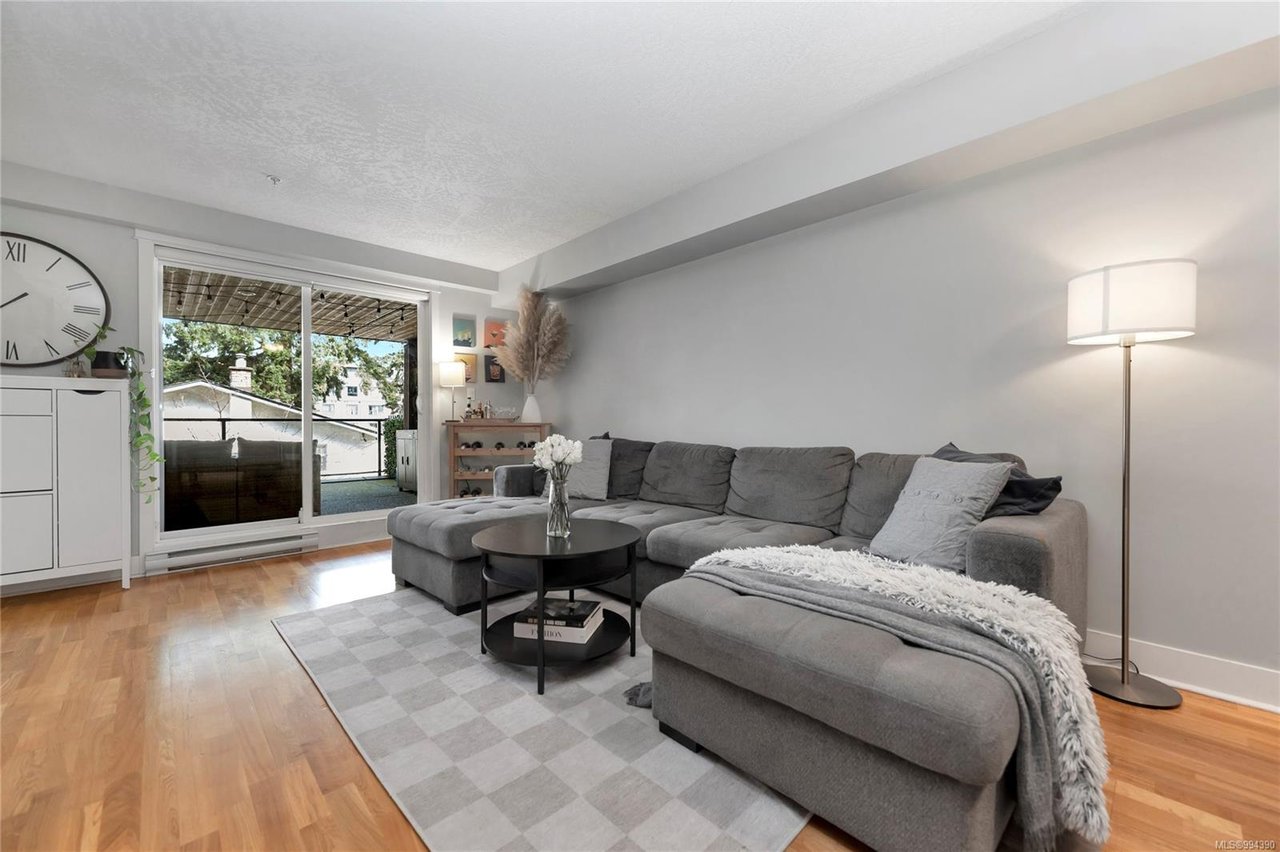 204-2717 Peatt Rd