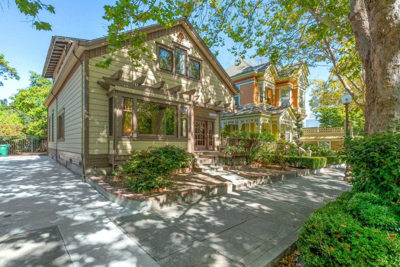 236 Walnut AVE