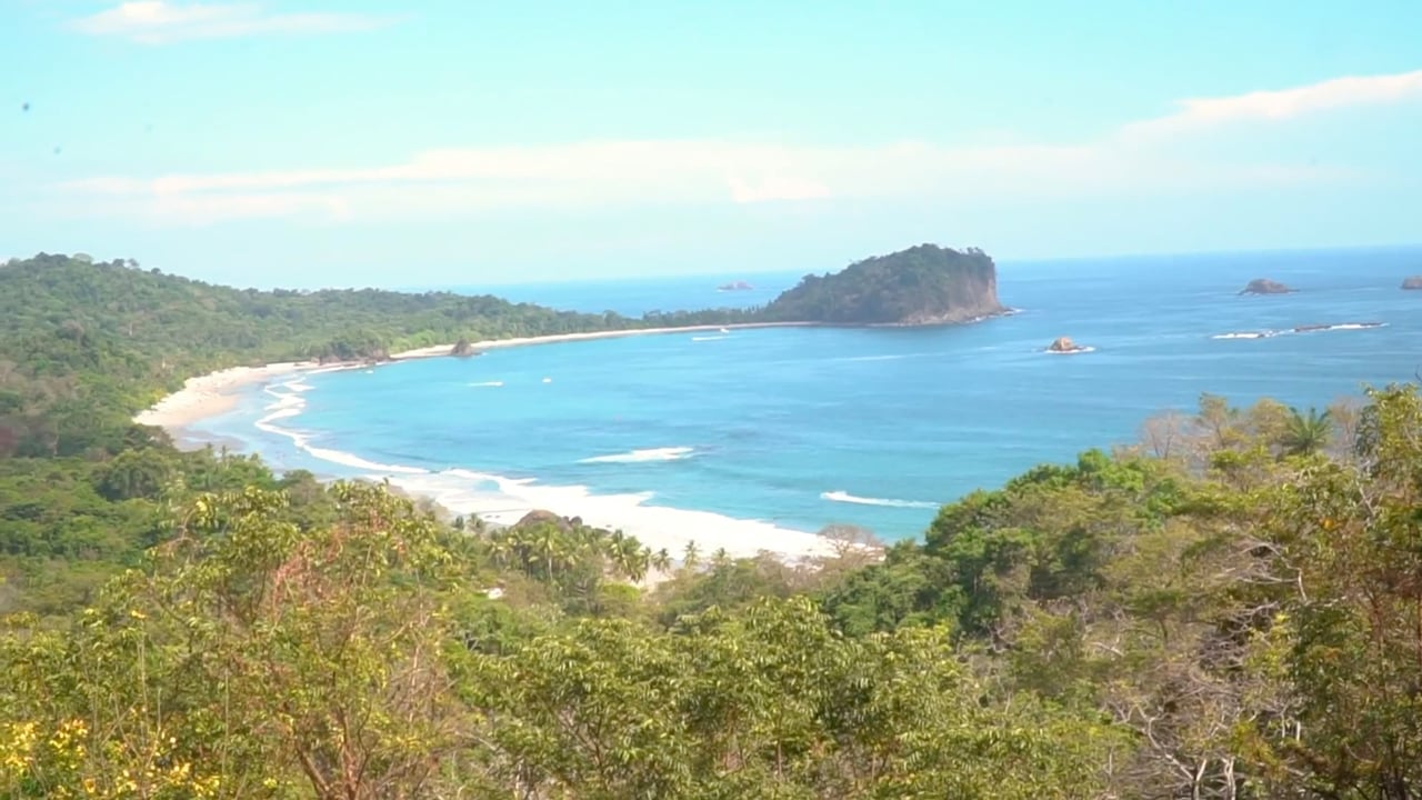  Affordable & Charming 1 bedroom Villa with Pool in gated community, immersed in the rainforest close to Quepos  