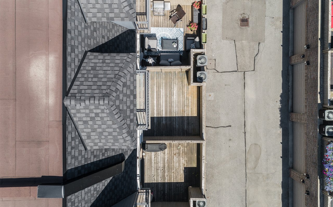 THREE-STOREY EXECUTIVE TOWNHOME
