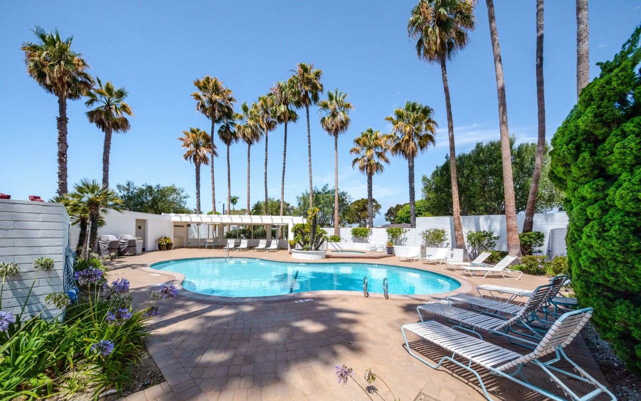 735 Avocado Ave