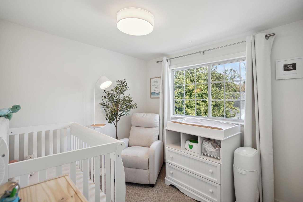 1200 Douglas Cres
