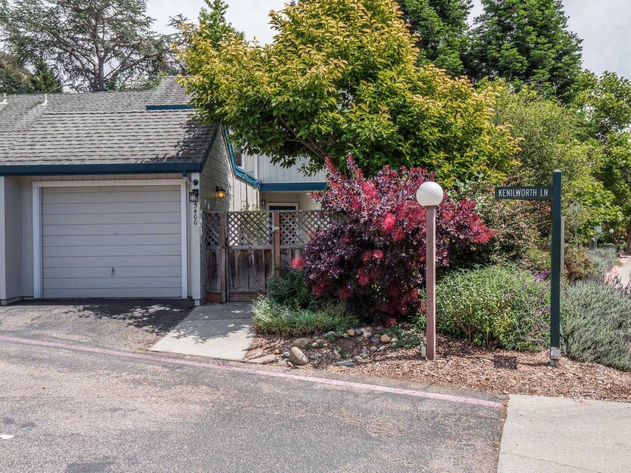 3400 Kenilworth LN