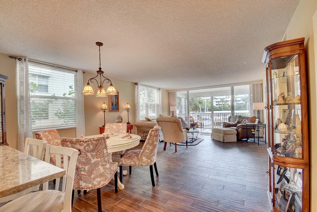 1 Harbourside Dr APT 4201